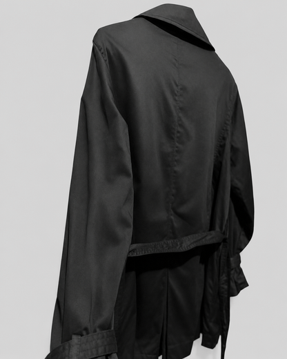 Trench coat negro clásico| Marca Appraisal | Talla L