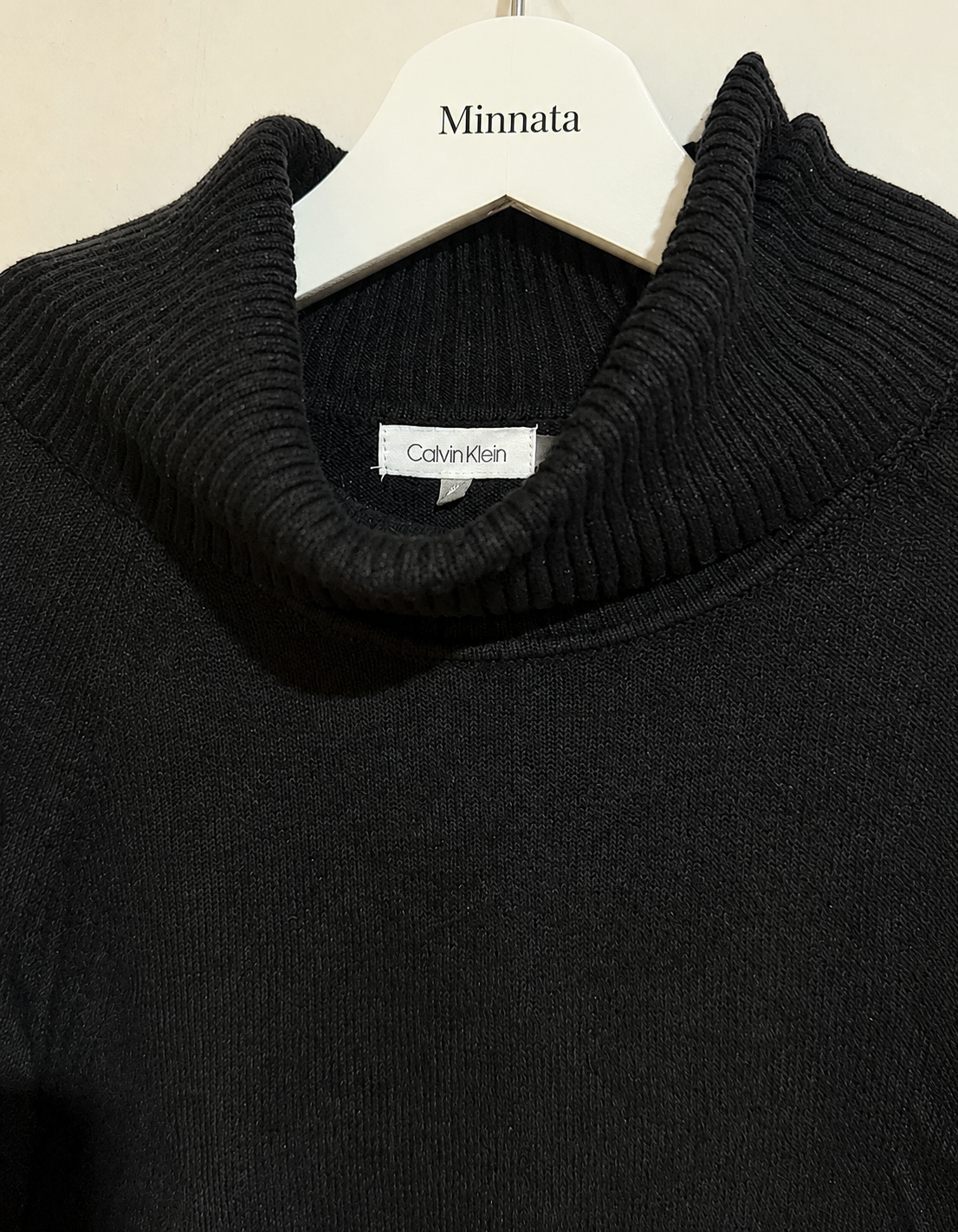 Sweater Calvin Klein Cuello Alto | Talla indicada XS