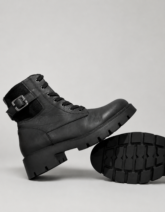 Botines marca Via della Rose | Militares con Hebilla | Talla indicada 38 (25.5 cm)