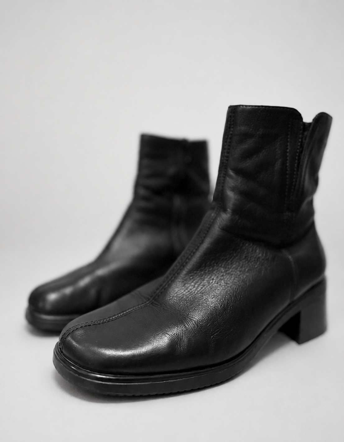 Botines marca Rieker Antistress | Cuero Genuino texturizado | Talla indicada 39