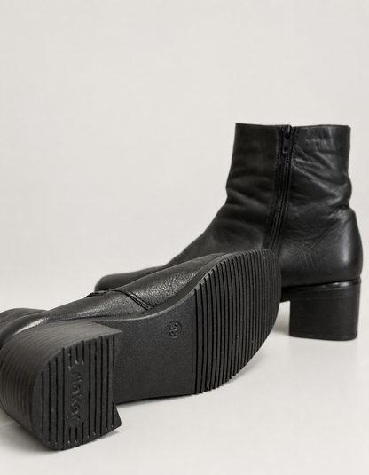 Botines marca Rieker Antistress | Cuero Genuino texturizado | Talla indicada 39