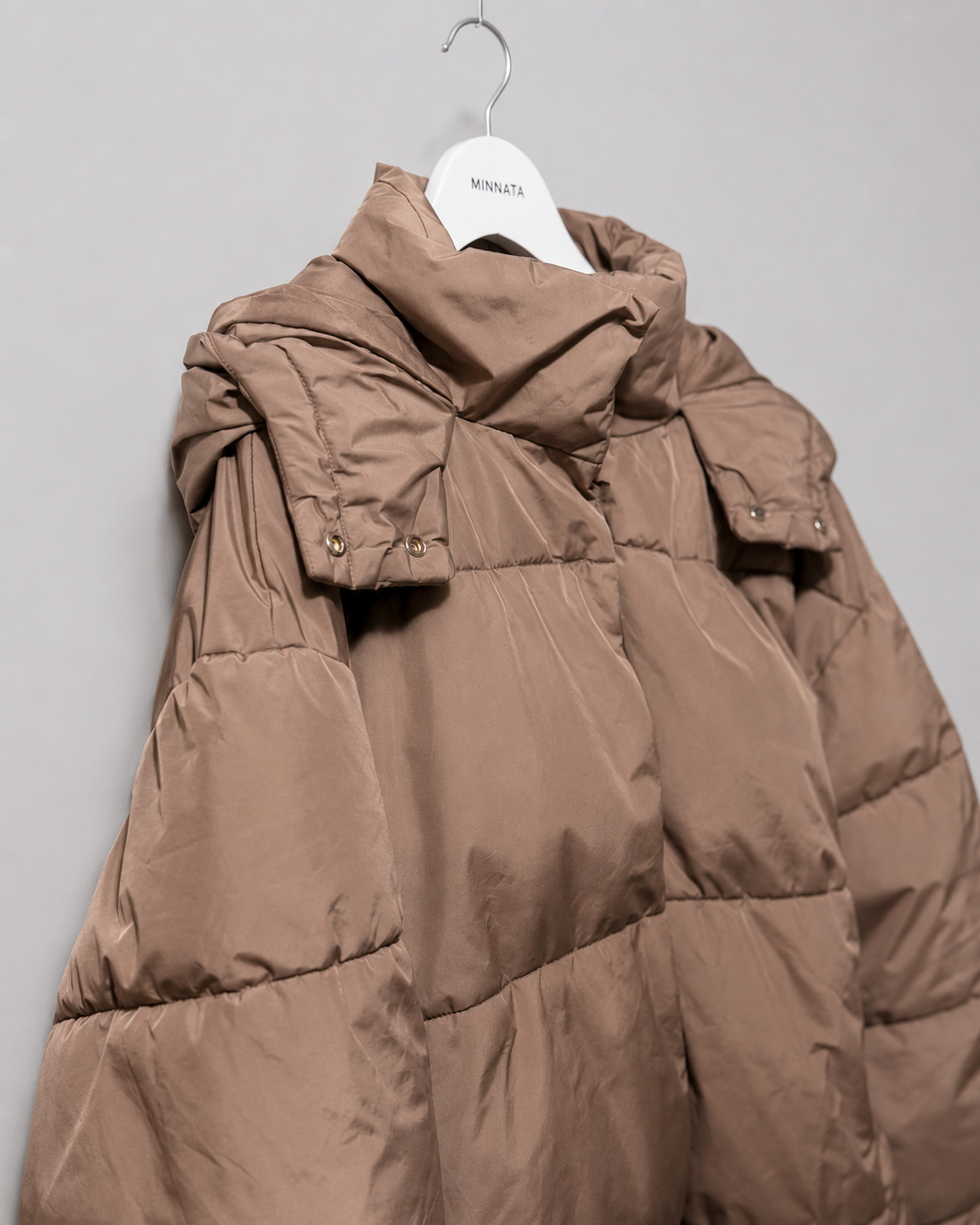Parka larga puffer RESERVED Eco Aware |  Con capucha | Talla 40 EUR / 12 UK|