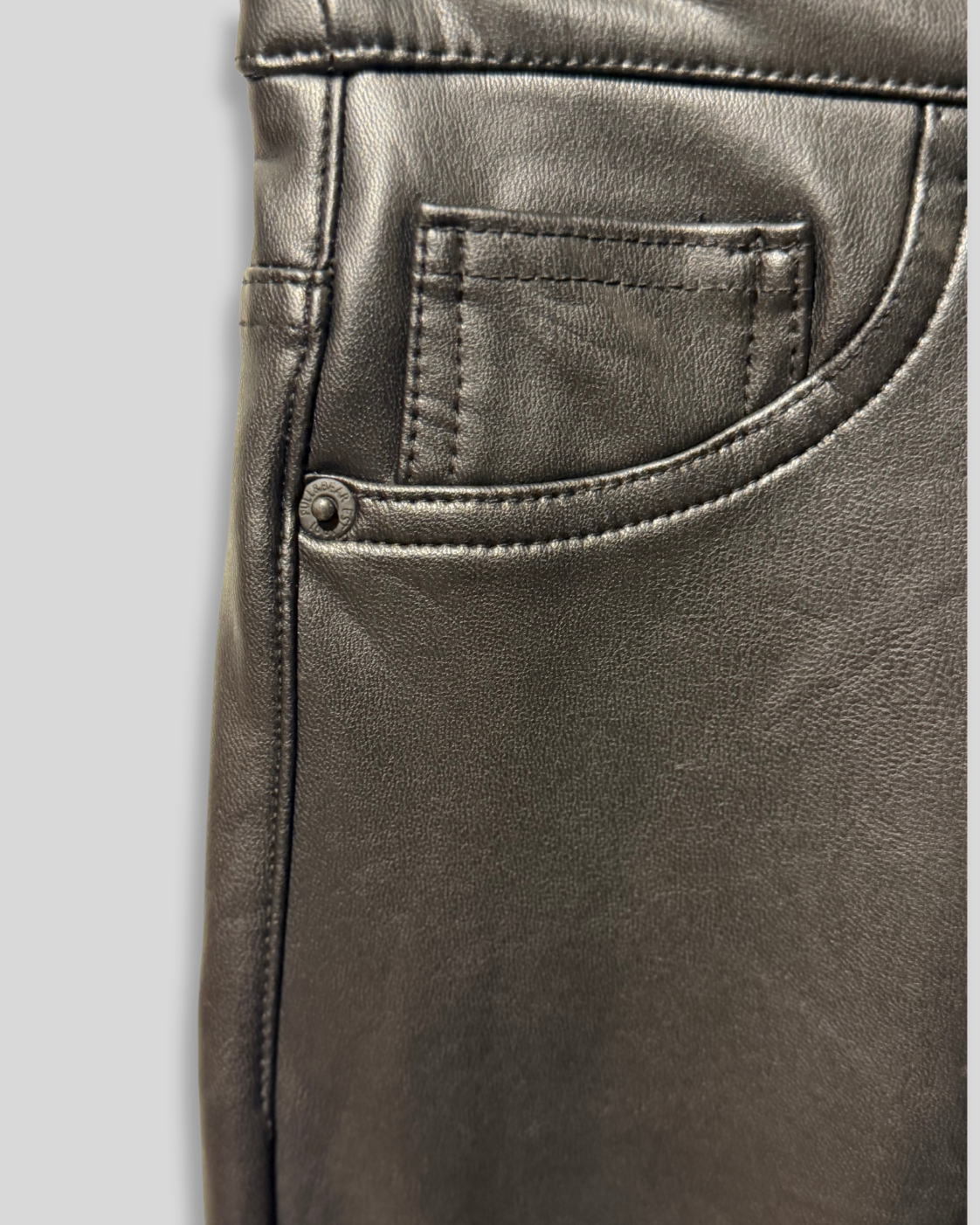 Pantalón símil cuero Pull&Bear |corte skinny tiro alto | Talla XS